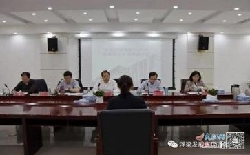 护士面试自我介绍精选5篇(1. 职场新秀：5篇出色护士面试自我介绍
2. 精品护士自我介绍：5篇优选
3. 脱颖而出：5篇卓越护士面试自我介绍
4. 医护之星：5篇顶级护士面试自荐
5. 展现实力：5篇卓越护士面试自我介绍)