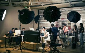 幕后的作文参考7篇