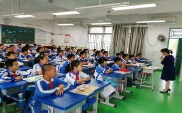 语文课前演讲演讲稿模板6篇