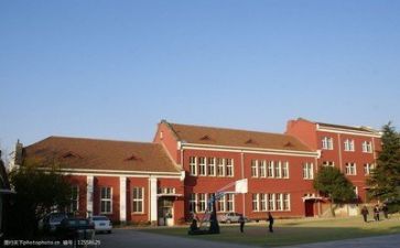 校园为话题作文模板6篇