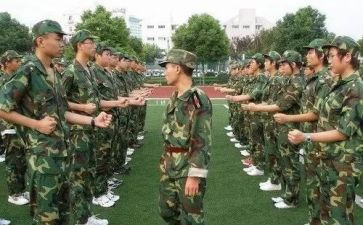 大一新生的自我介绍 推荐5篇(1. 初迈大学门，我是谁——大一新生自我介绍集锦
2. 踏入校园，初现风采——优秀大一新生自我介绍范文
3. 新篇章，新故事——大一新生自我介绍范例精选
4. 大学初相遇：认识优秀大一新生们
5. 我与世界，初次对话——大一新生自我介绍范文集)