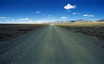 我在路上作文800字模板5篇(1. 行路岁月：我的五篇800字作文
2. 步履不停：五篇800字作文之旅
3. 路上风景：五篇800字作文精选
4. 漫步人生路：五篇800字作文范本
5. 探寻之路：我的800字作文五篇)